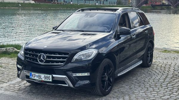 Predogledna slika - Mercedes-Benz ML 350 BlueTEC Avt.