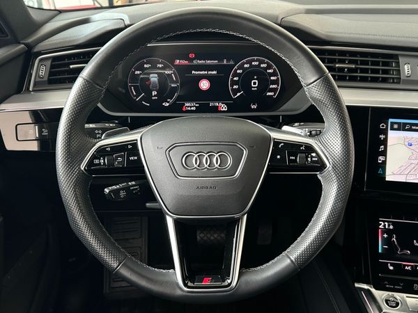 Predogledna slika - Audi e-tron