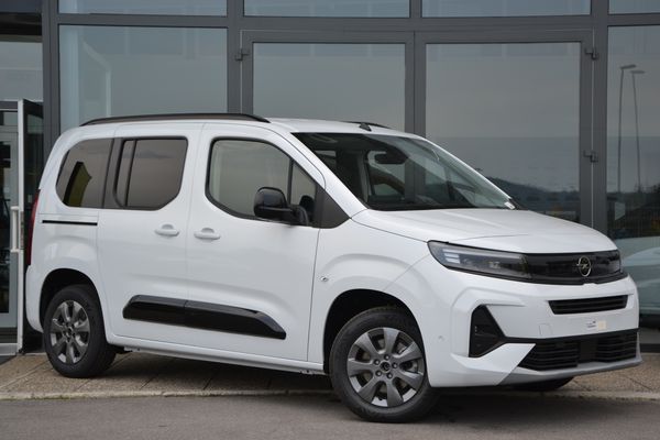 Predogledna slika - Opel Combo 1.5 DIESEL 96KW GS L1