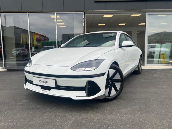 Predogledna slika - Hyundai Ioniq 6 77.4 kWh PREMIUM / Winter, električne kljuke