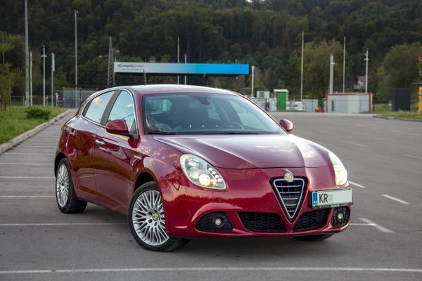 Predogledna slika - Alfa Romeo Giulietta 1,4 TB MultiAir 16V Distinctive