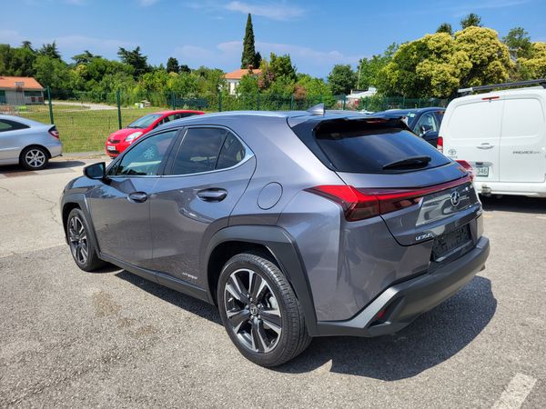 Predogledna slika - Lexus UX