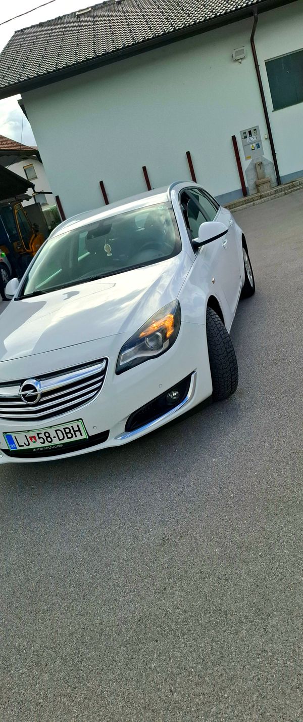 Predogledna slika - Opel Insignia 2,0 CDTI Cosmo Avt.