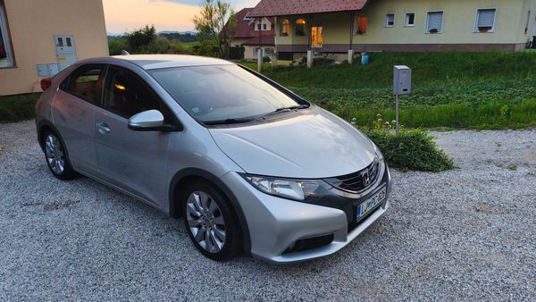 Predogledna slika - Honda Civic 1,6 DTEC Sport
