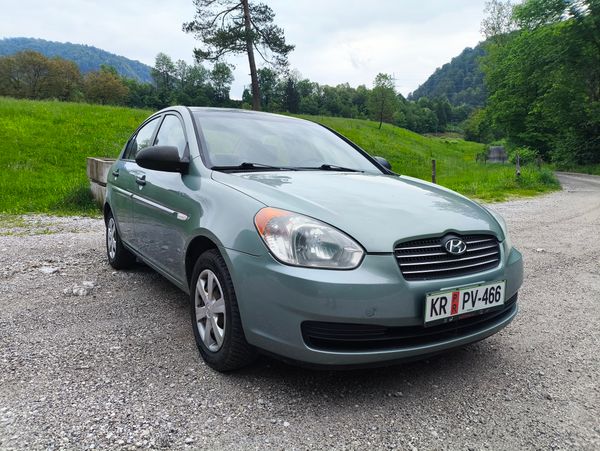Predogledna slika - Hyundai Accent 1,5 CRDi VGT GL TOP-K