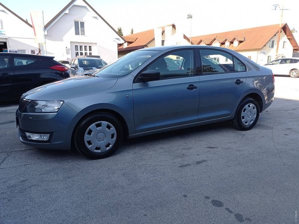 Predogledna slika - Škoda Rapid 1. 2  samo 111.000 km ...