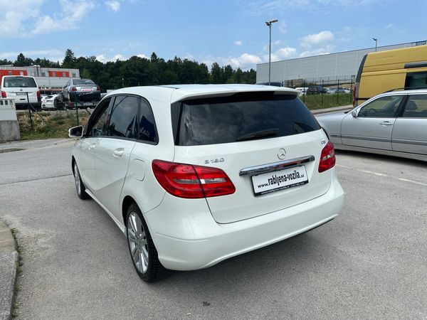 Predogledna slika - Mercedes-Benz B-Razred