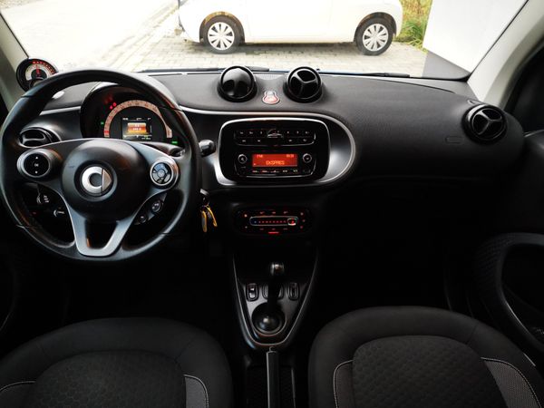 Predogledna slika - Smart Fortwo EQ electric drive 60 kW 82 KM MODEL 2020