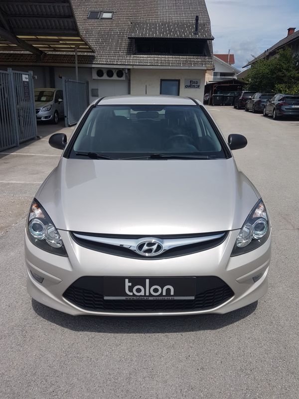 Predogledna slika - Hyundai I30 1,4 CVVT Life