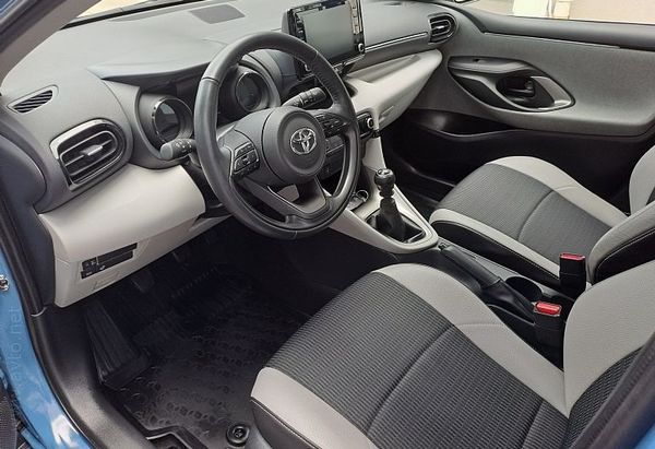 Predogledna slika - Toyota Yaris 1.5 VVT-iE Sol
