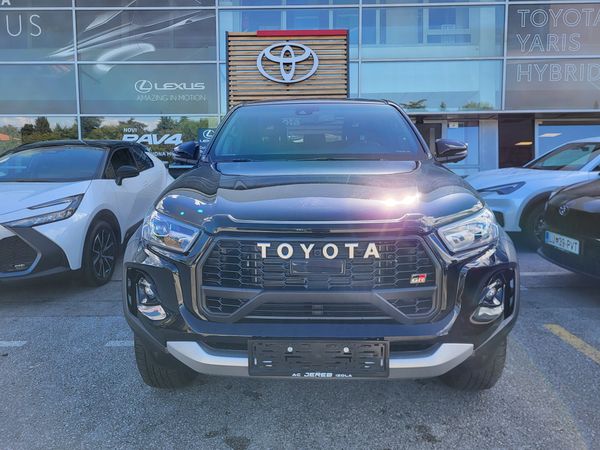 Predogledna slika - Toyota Hilux 2.8 D-4D GR Sport