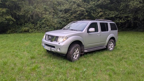 Predogledna slika - Nissan Pathfinder 2,5 dCi LE