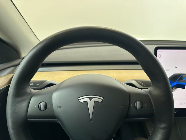 Predogledna slika - Tesla Model Y Long Range All-Wheel Drive Panorama