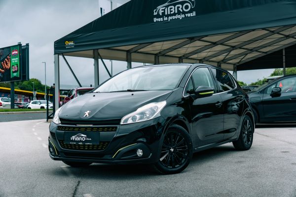 Predogledna slika - Peugeot 208 1.2 PureTech ALURE | 1 LASTNIK SLO | REDNO SERV.