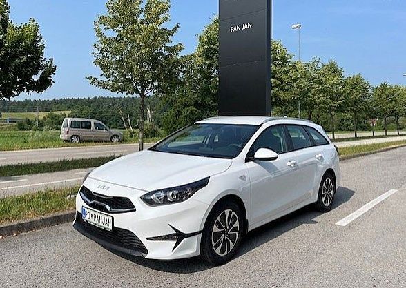 Predogledna slika - KIA Ceed SW 1.5 T-GDi LX Champion+ ISG. M T 103 kW