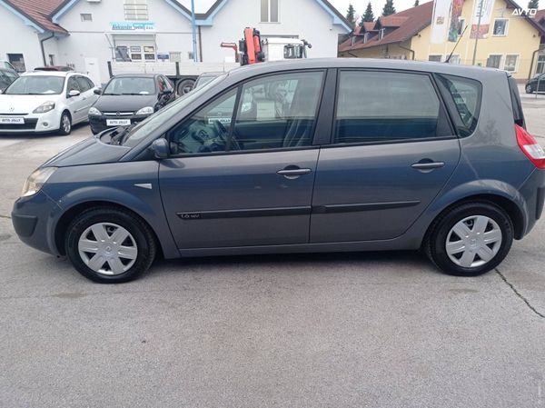 Predogledna slika - Renault Scenic