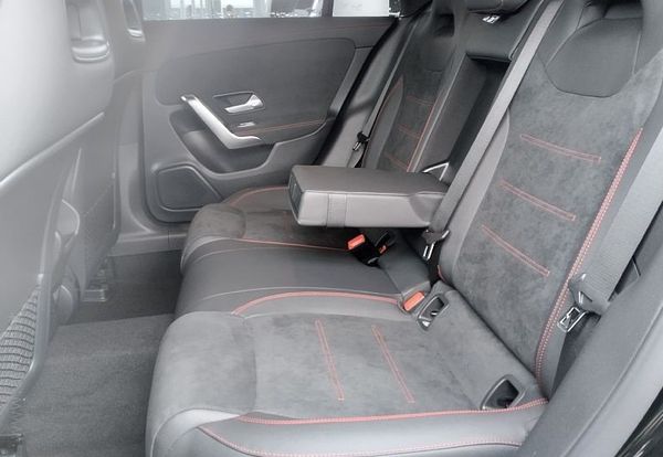 Predogledna slika - Mercedes-Benz CLA-Razred CLA 200 AMG LINE
