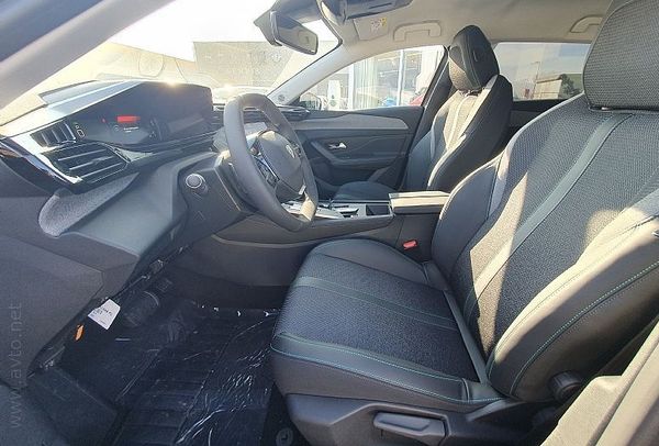 Predogledna slika - Peugeot 308 SW Allure 130 EAT8