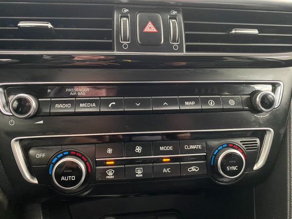 Predogledna slika - KIA Optima Executive 1.7 135 CRDi ISG EcoD.USNJE.NAVI.LED.XEN