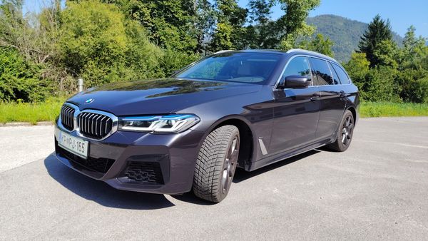Predogledna slika - BMW 530d xDrive Touring Avt.