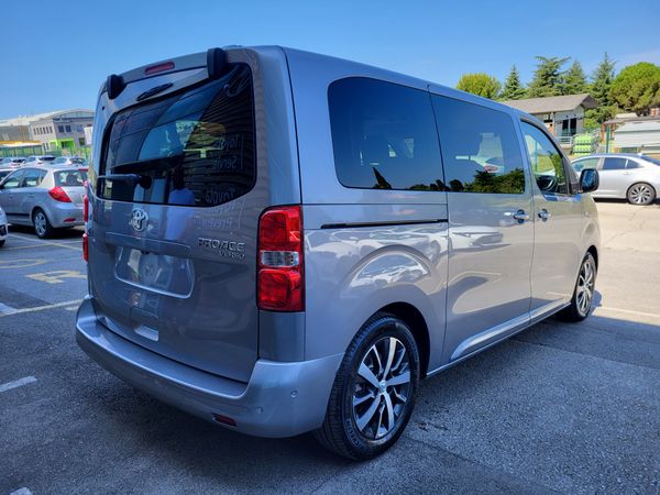 Predogledna slika - Toyota Proace Verso