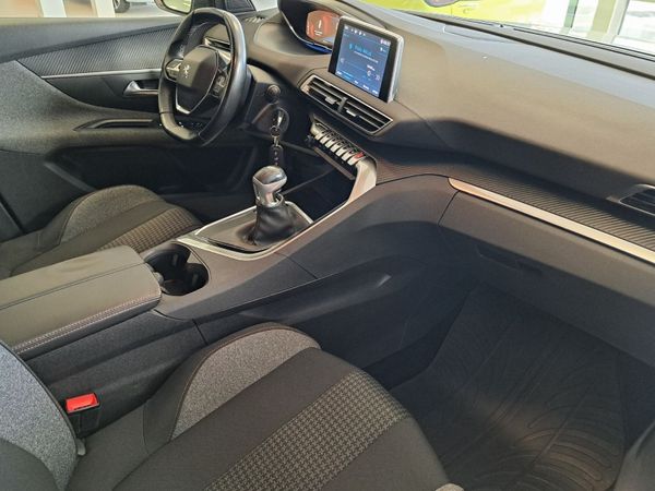 Predogledna slika - Peugeot 3008 1.5 BlueHDi 130 S S Active-1.LASTNIK-SLO-