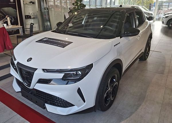 Predogledna slika - Alfa Romeo Junior 1.2 E-DCT6 MHEV 145 SPECIALE