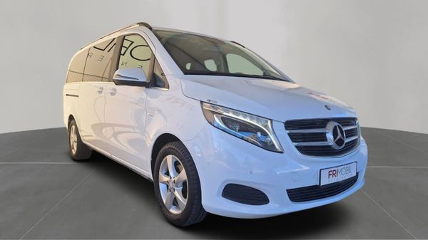 Predogledna slika - Mercedes-Benz V-Razred 220d Long Avantgarde•MULTIBEAM•PANORAMA•KAMERA•