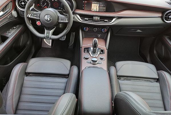 Predogledna slika - Alfa Romeo Stelvio