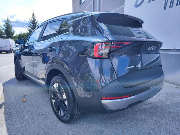 Predogledna slika - Hyundai ix35 1,7 CRDi Life