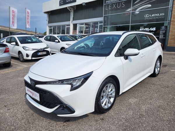 Predogledna slika - Toyota Corolla TS 1.8 HEV Luna
