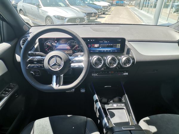 Predogledna slika - Mercedes-Benz GLA-Razred