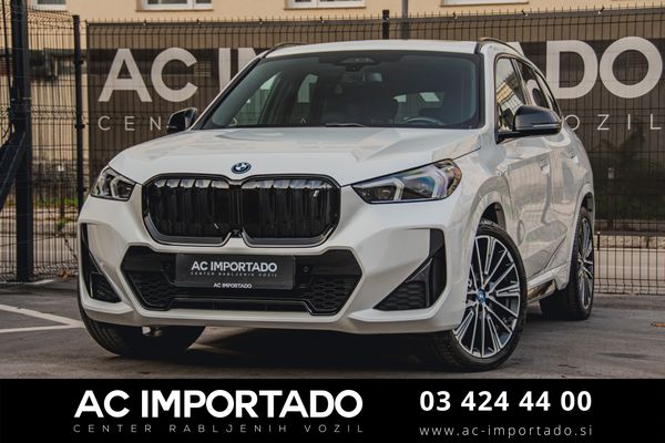 Predogledna slika - BMW iX1 xDrive30 M Sport-ADAP LED-HUD-PANO-360-ACC-HK-MEM