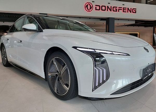 Predogledna slika - Forthing S7 my 2025