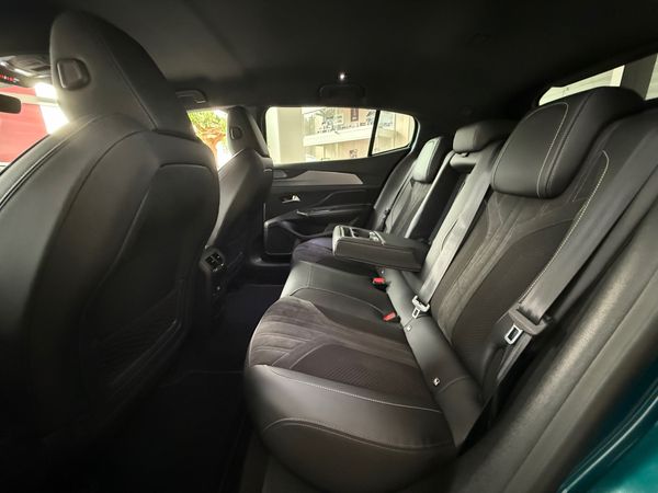 Predogledna slika - Peugeot 408