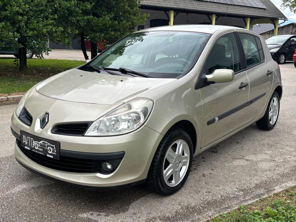 Predogledna slika - Renault Clio 1.2 16v 5V