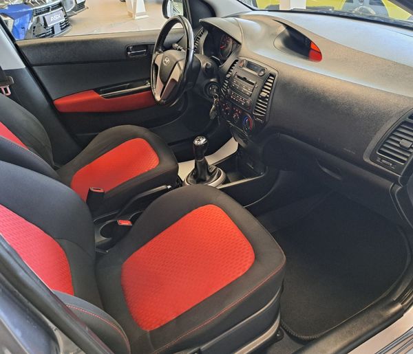 Predogledna slika - Hyundai I20 1.4 CVVT COMFORT-HITRI KREDIT-ODLIČEN-