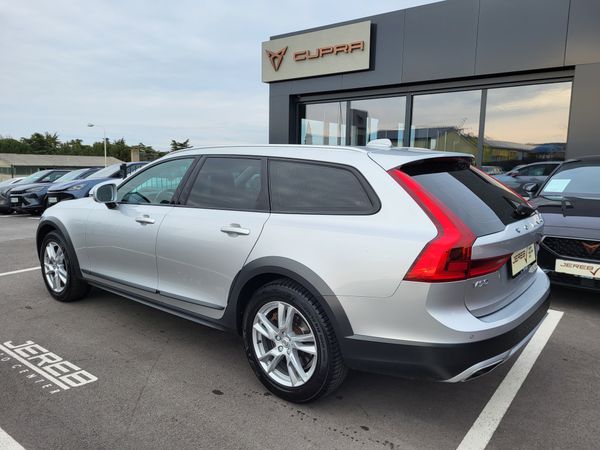 Predogledna slika - Volvo V90 Cross Country