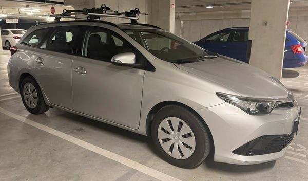 Predogledna slika - Toyota Auris TS 1,33 Dual VVT-i Terra