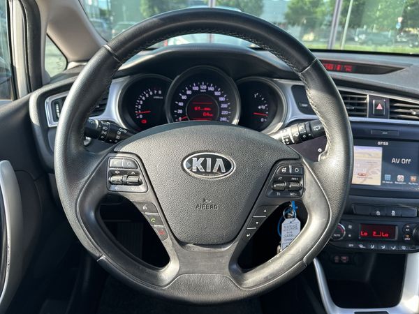 Predogledna slika - KIA Ceed 1.4 LX Champion Navi 6M T...