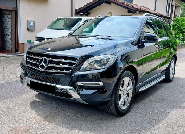 Predogledna slika - Mercedes-Benz ML 350 BlueTEC Avt.