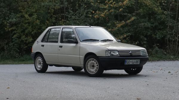Predogledna slika - Peugeot 205 GR