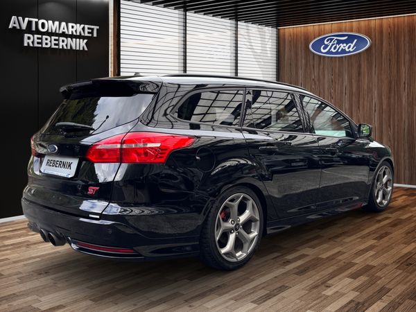 Predogledna slika - Ford Focus ST-2 2.0 EcoBoost 250 PS- 1.LAS.- VELIKO DODELAV