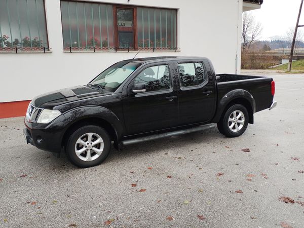 Predogledna slika - Nissan Navara Double Cab 2,5 dCi LE Premium