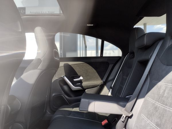 Predogledna slika - Mercedes-Benz CLA-Razred