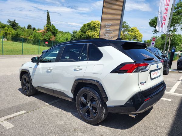 Predogledna slika - Toyota RAV4 2.5 HEV Style Tech