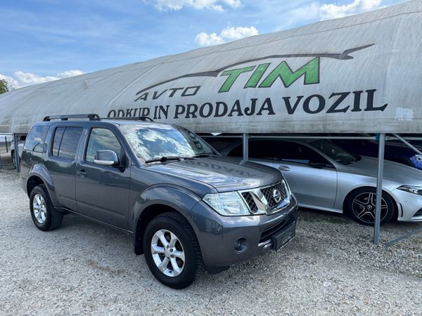 Predogledna slika - Nissan Pathfinder Pathfinder 2,5 dCi SE