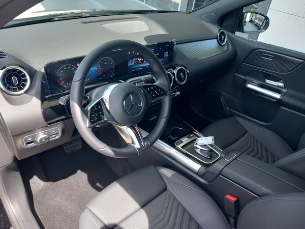 Predogledna slika - Mercedes-Benz B-Razred