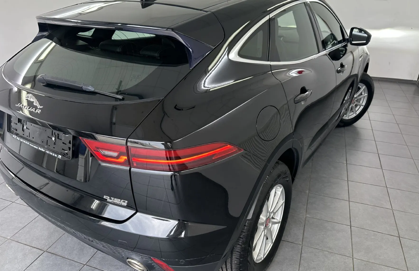Zunanja slika - Jaguar E-PACE - AWD 2.0 TD4.4X4.R-Dynamic.KAMERA.LED.44.493 KM - 16