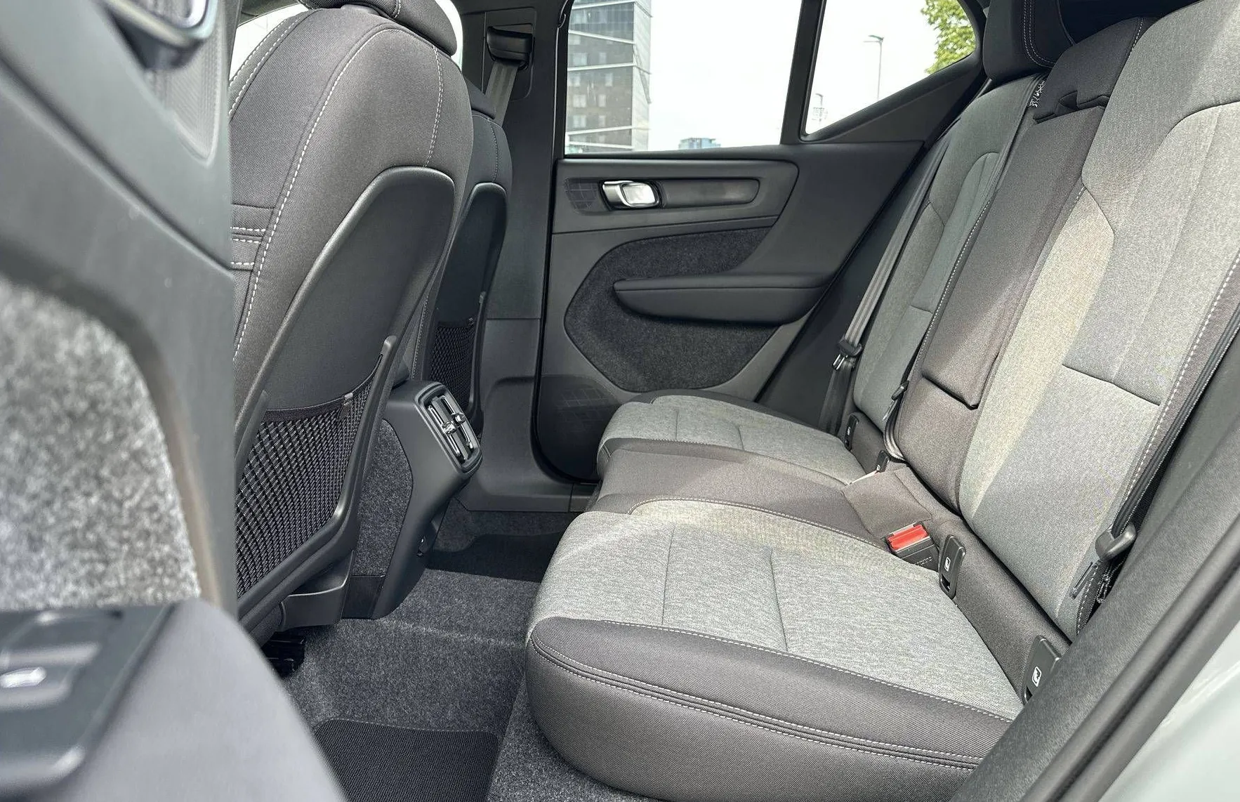 Zunanja slika - Volvo XC40 - B3P Plus Dark Avt - 10